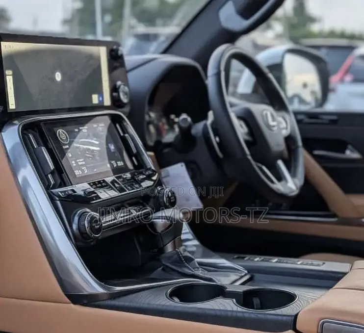 Lexus LX 2024 White