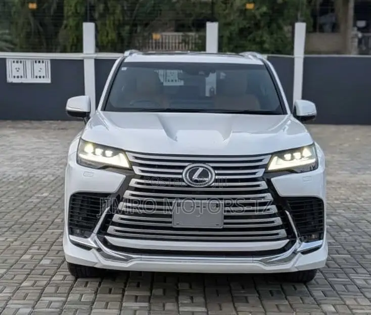 Lexus LX 2024 White