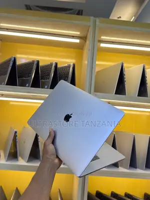 New Laptop Apple MacBook Pro 2019 16GB Intel Core I7 SSD 512GB