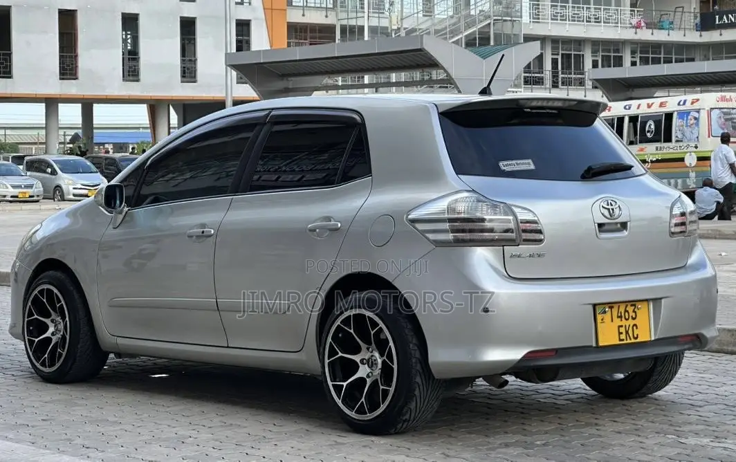 Toyota Blade 2006 Silver