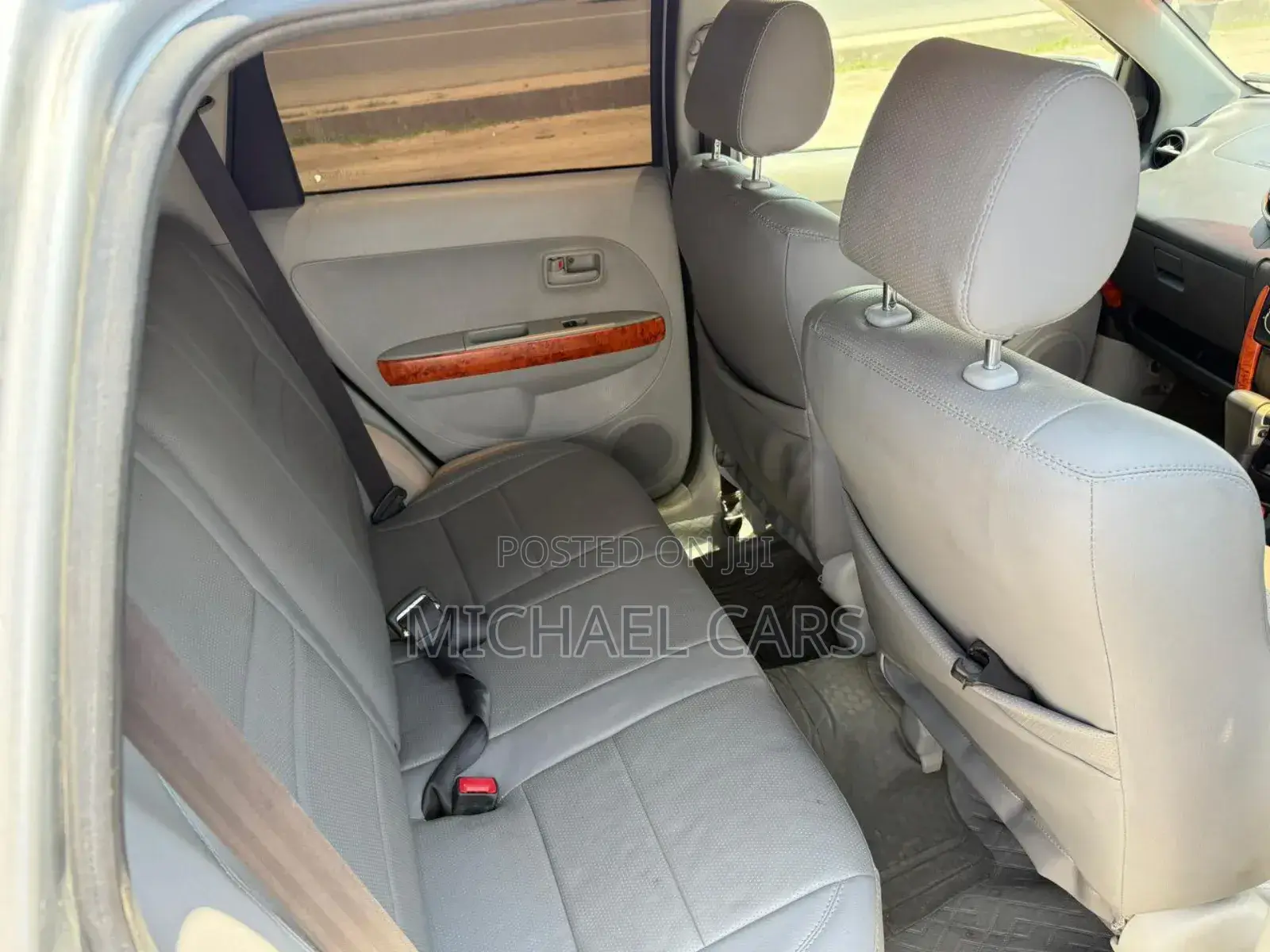 Toyota IST 2004 Silver
