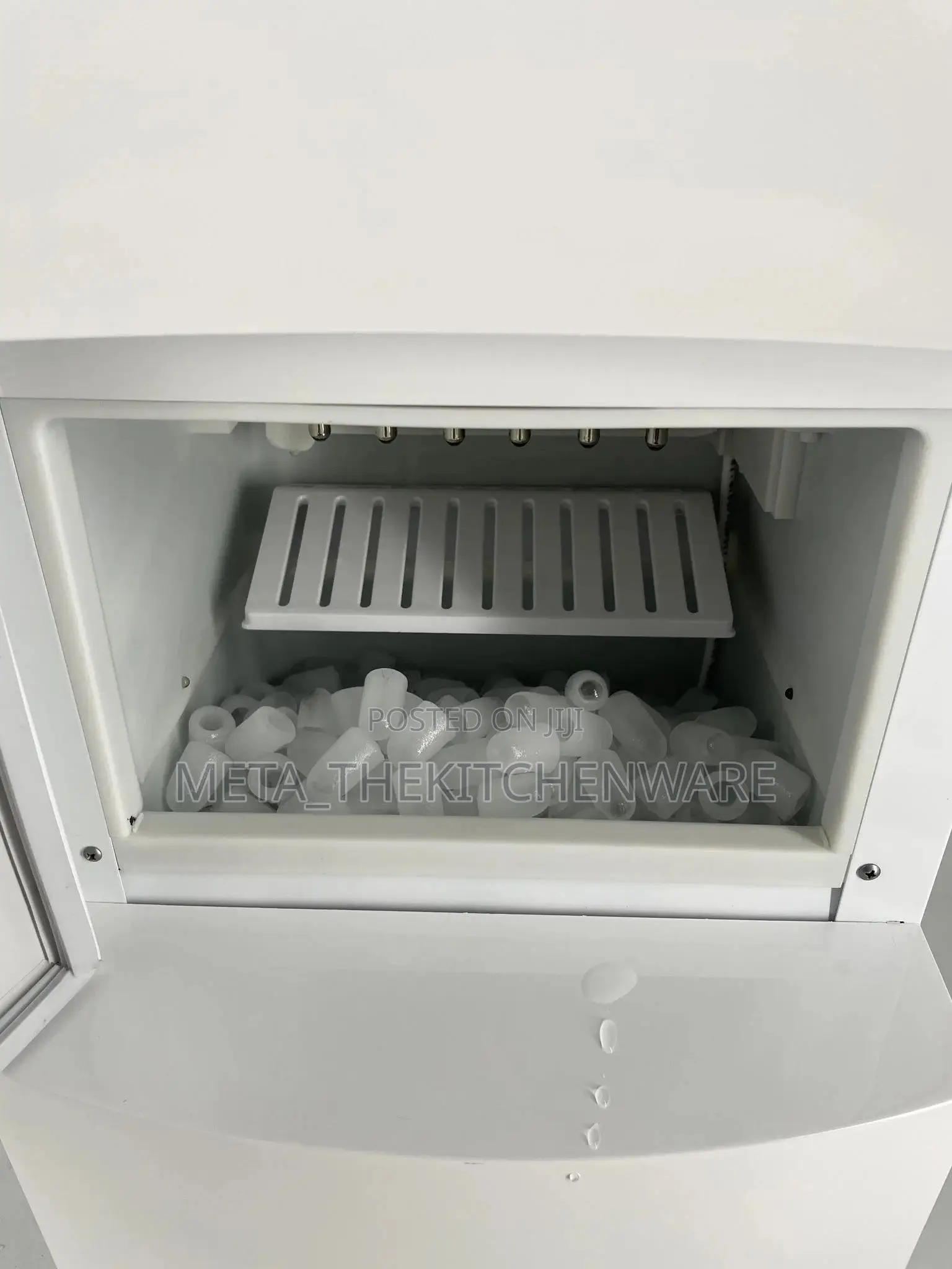 Digiwave Water Dispenser With a Built-in Ice Maker