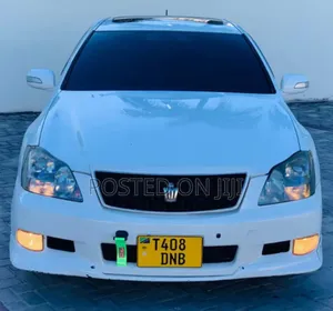 Toyota Crown 2006 White