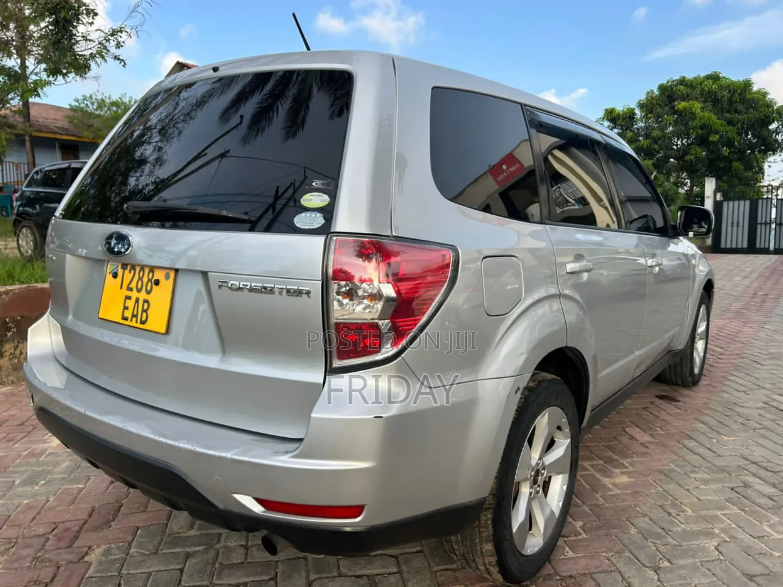 Subaru Forester 2011 Silver