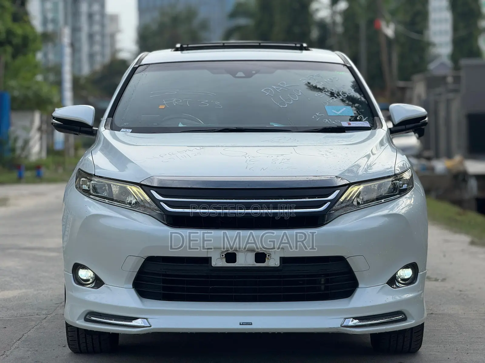 Toyota Harrier 2.0 2014 White