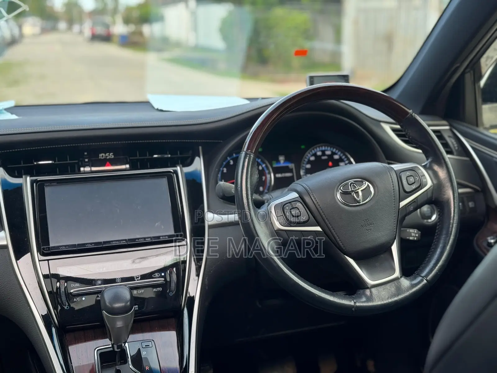 Toyota Harrier 2.0 2014 White