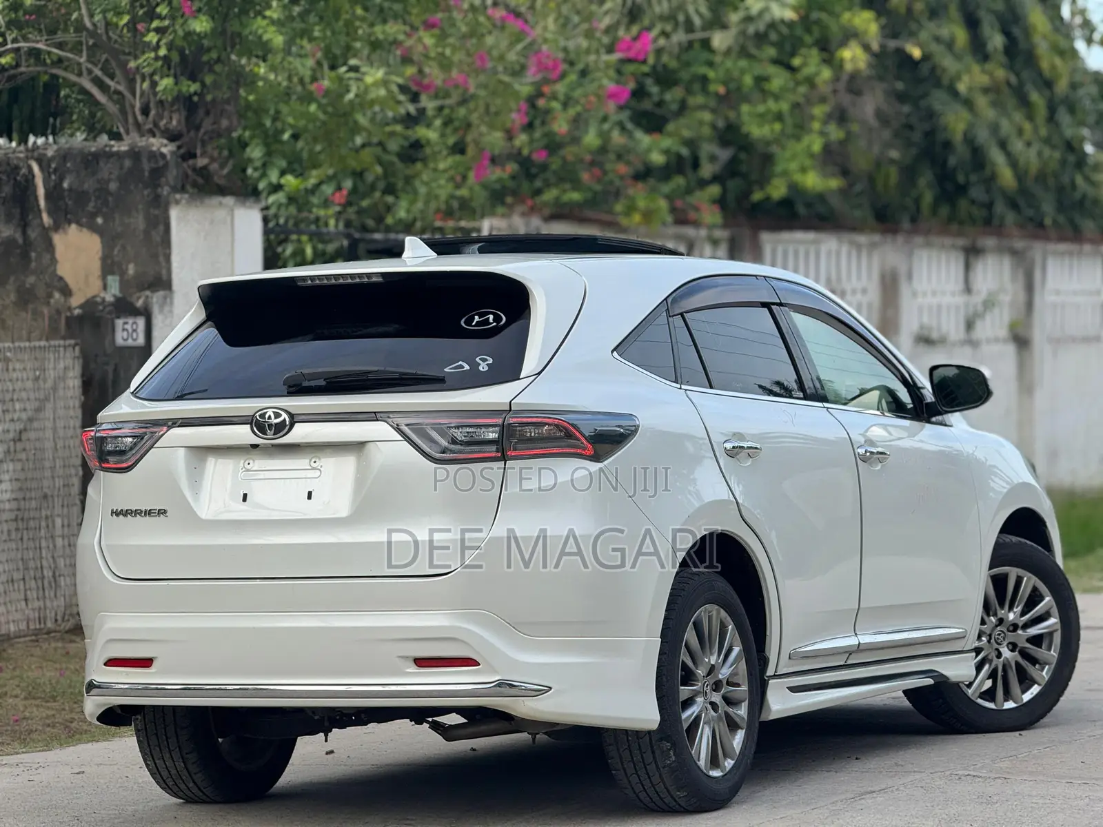 Toyota Harrier 2.0 2014 White
