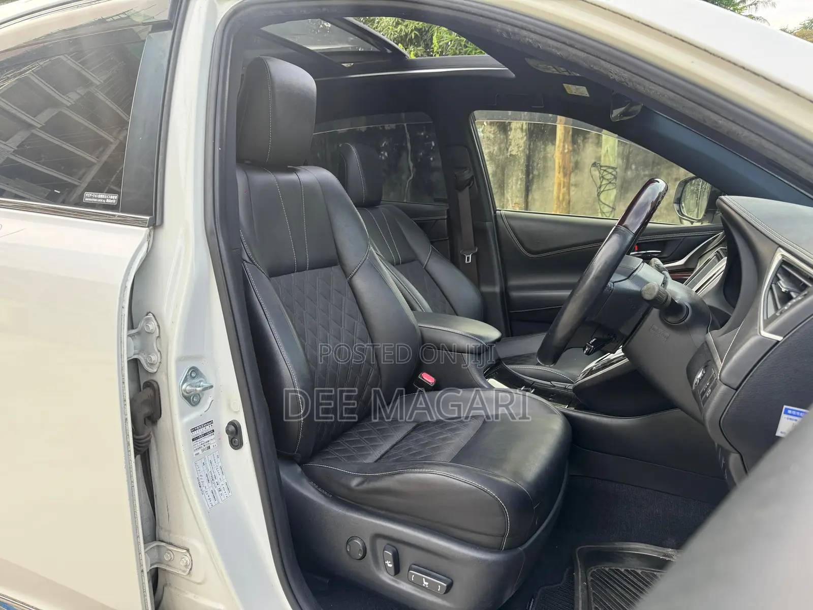 Toyota Harrier 2.0 2014 White