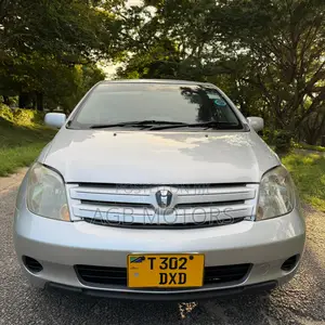 Toyota IST 2004 White