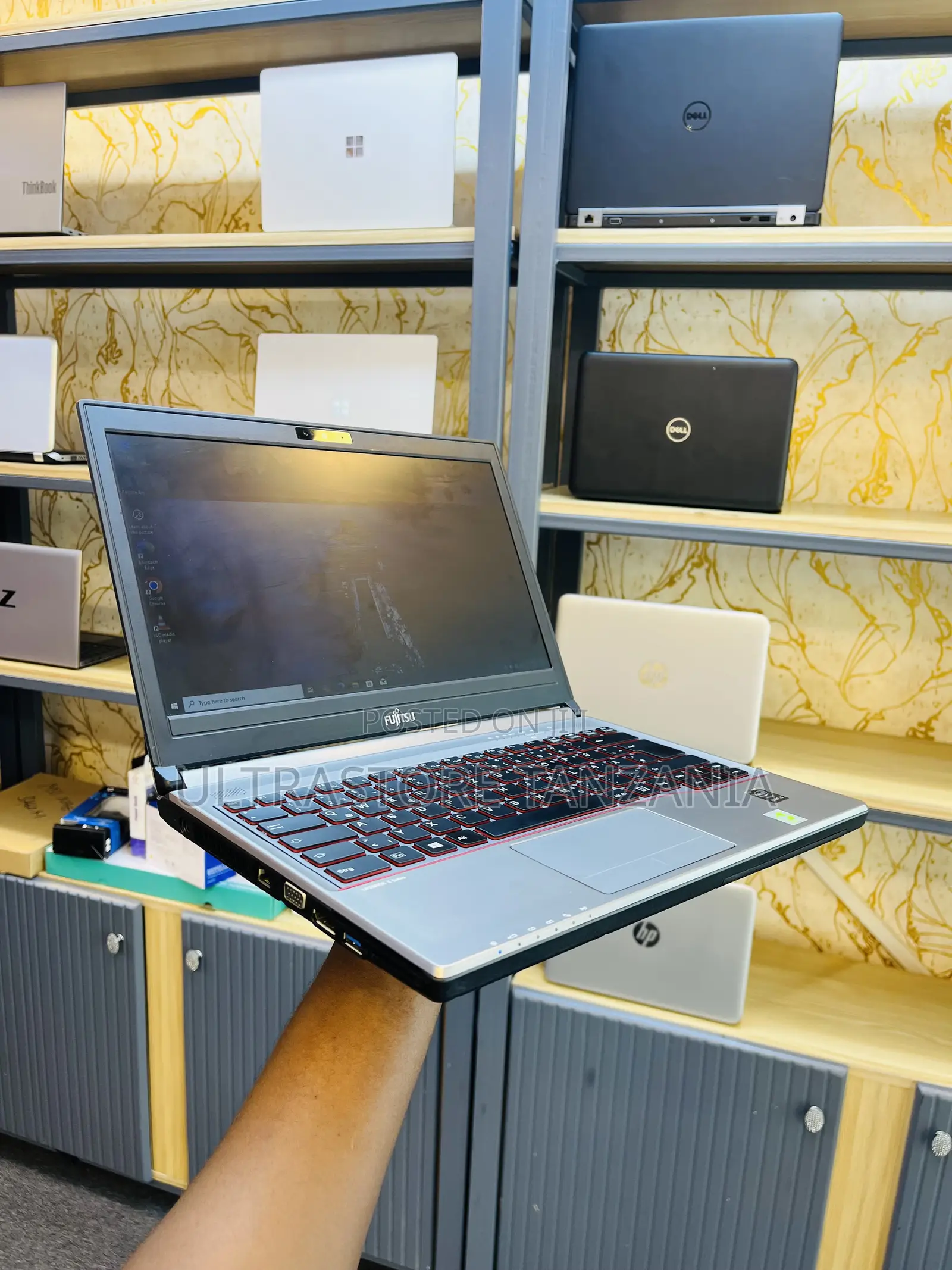 Laptop Fujitsu Lifebook AH552 8GB Intel Core I5 HDD 320GB