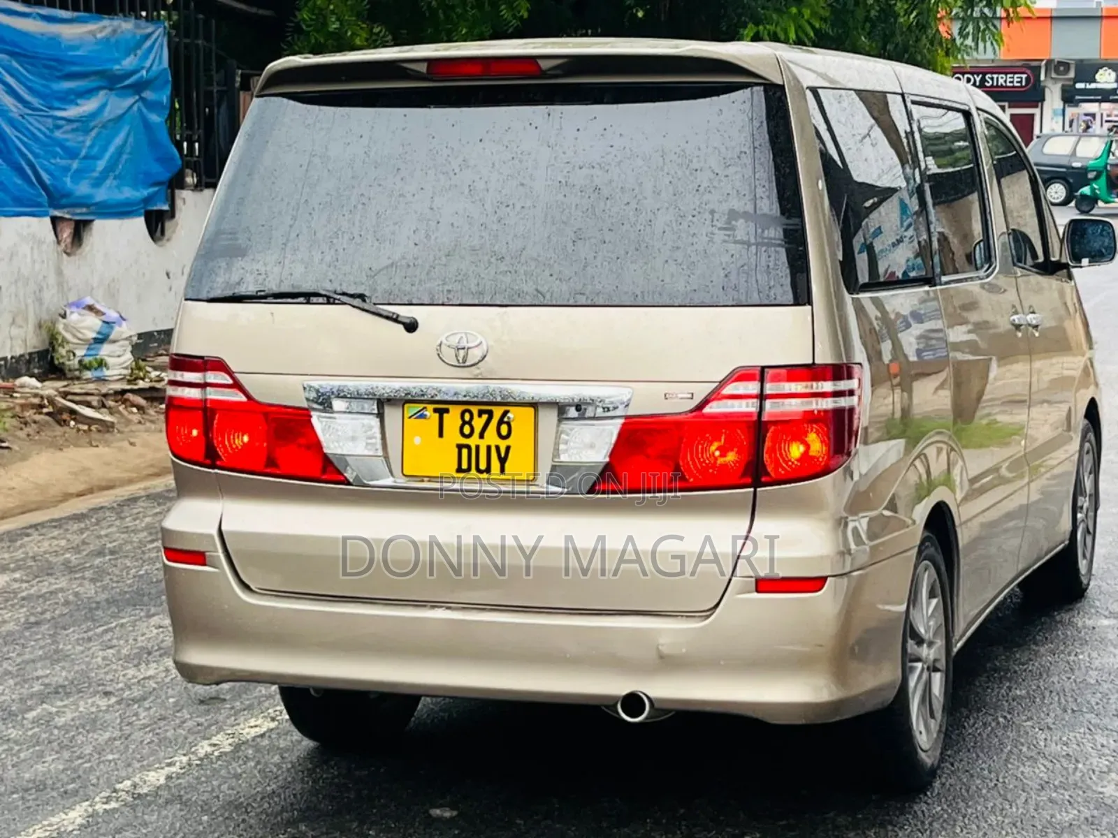 Toyota Alphard 2008 Gold