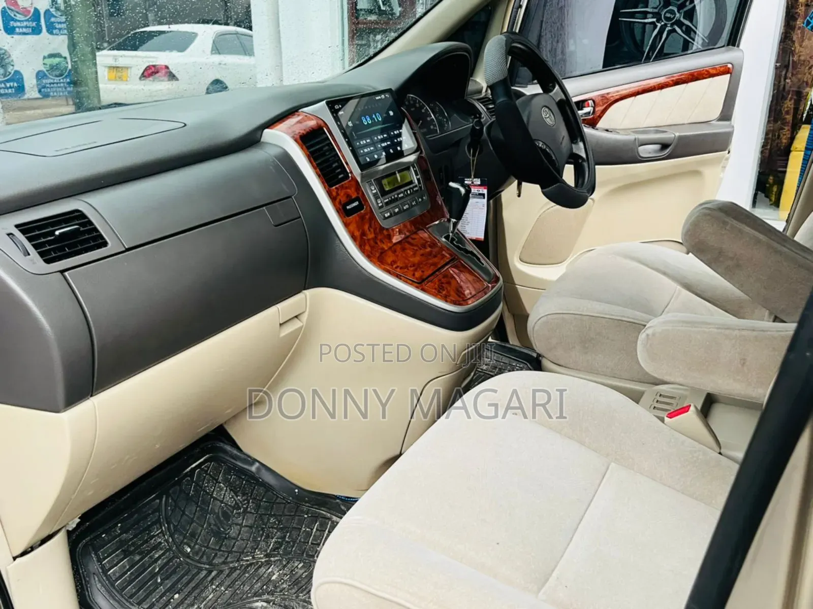 Toyota Alphard 2008 Gold