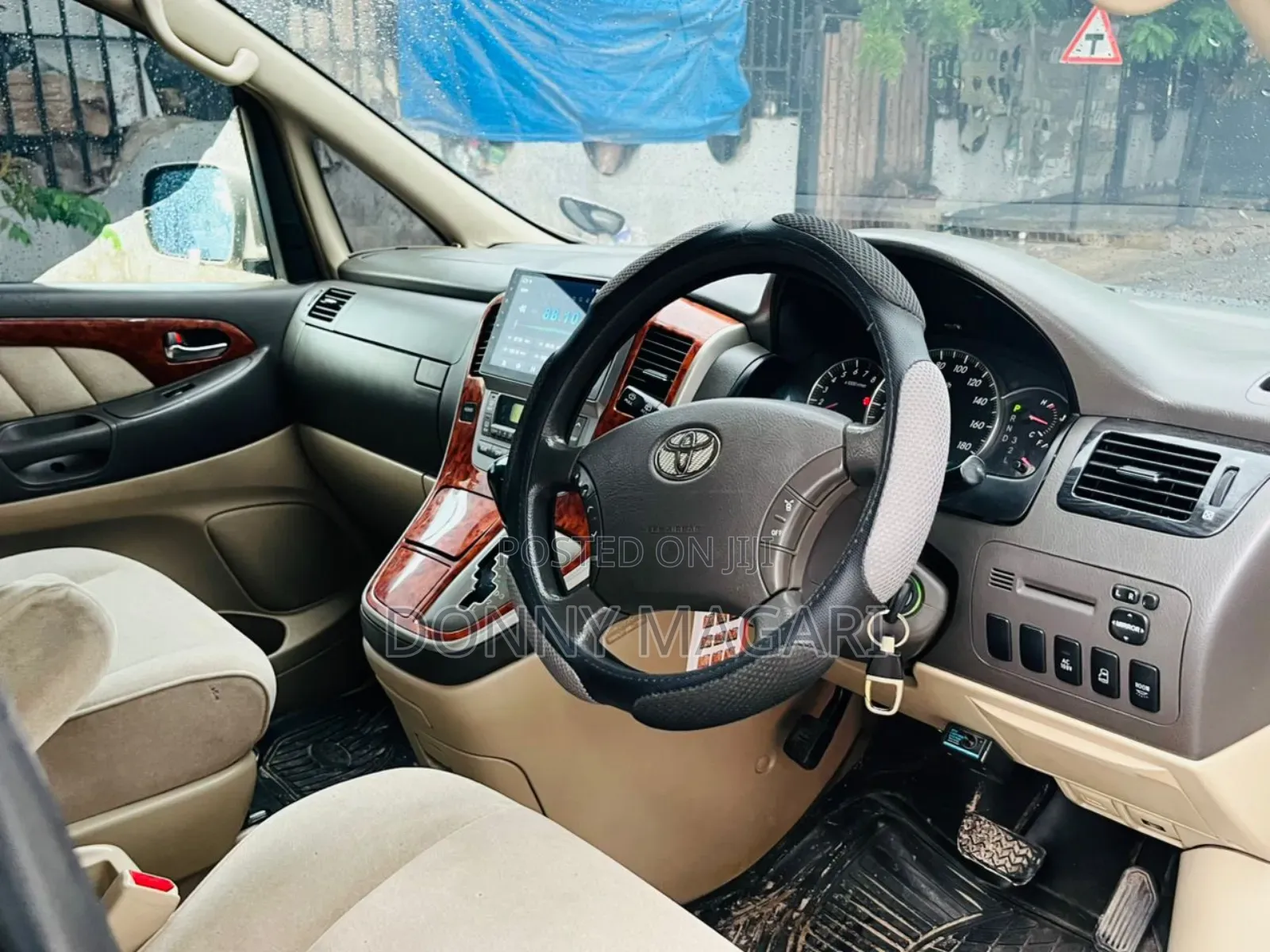 Toyota Alphard 2008 Gold