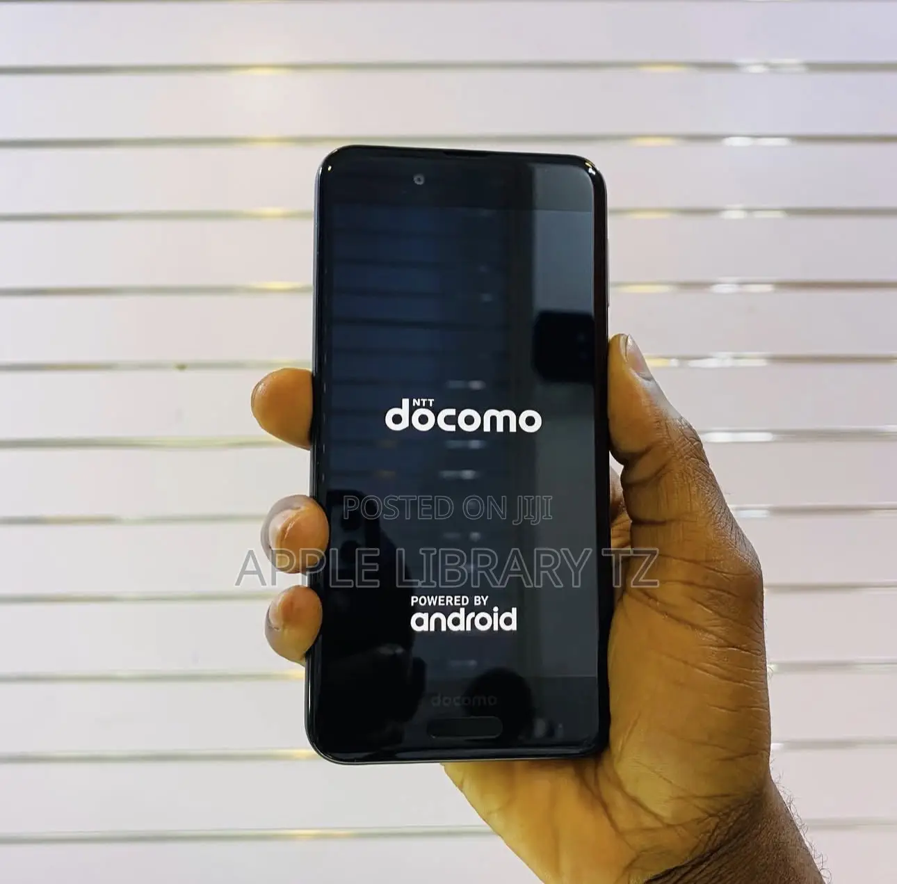 Sharp Aquos Sense SHV40 32 GB Black