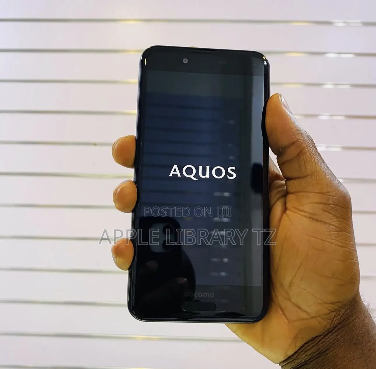 Sharp Aquos Sense SHV40 32 GB Black