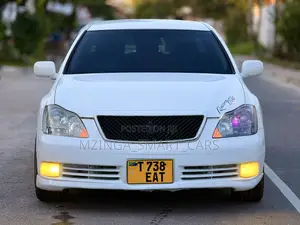 Toyota Crown 2004 White
