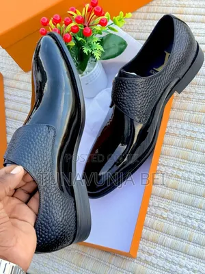 Louis Vuitton Brand / New Moccains Classic Shoes
