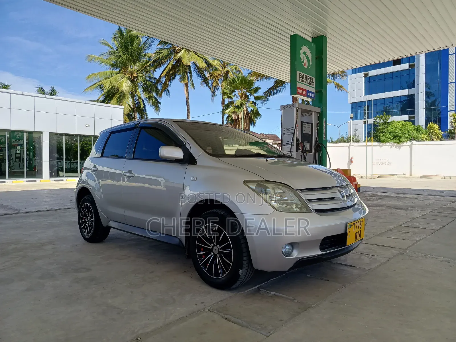 Toyota IST 2004 Silver
