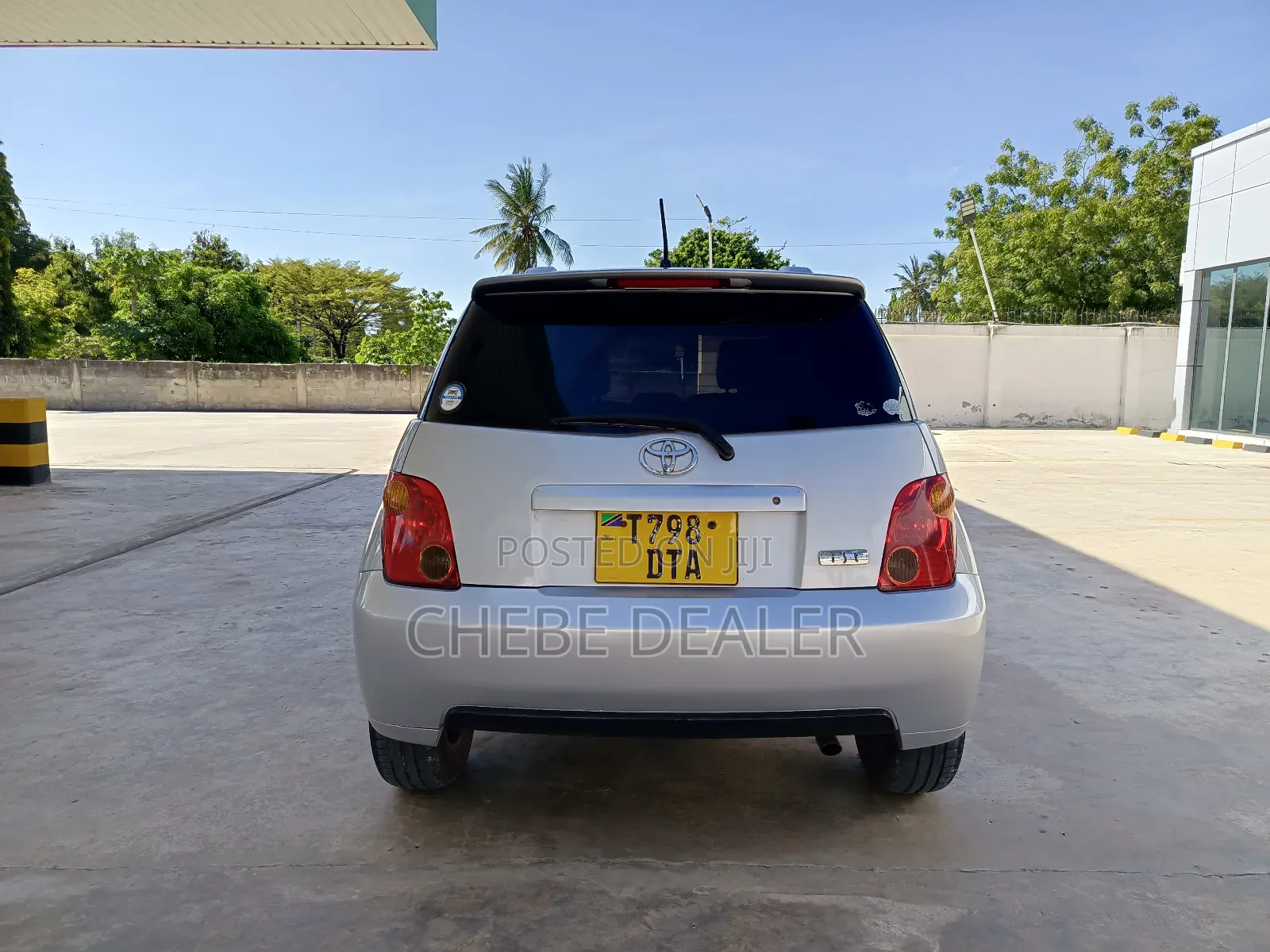Toyota IST 2004 Silver