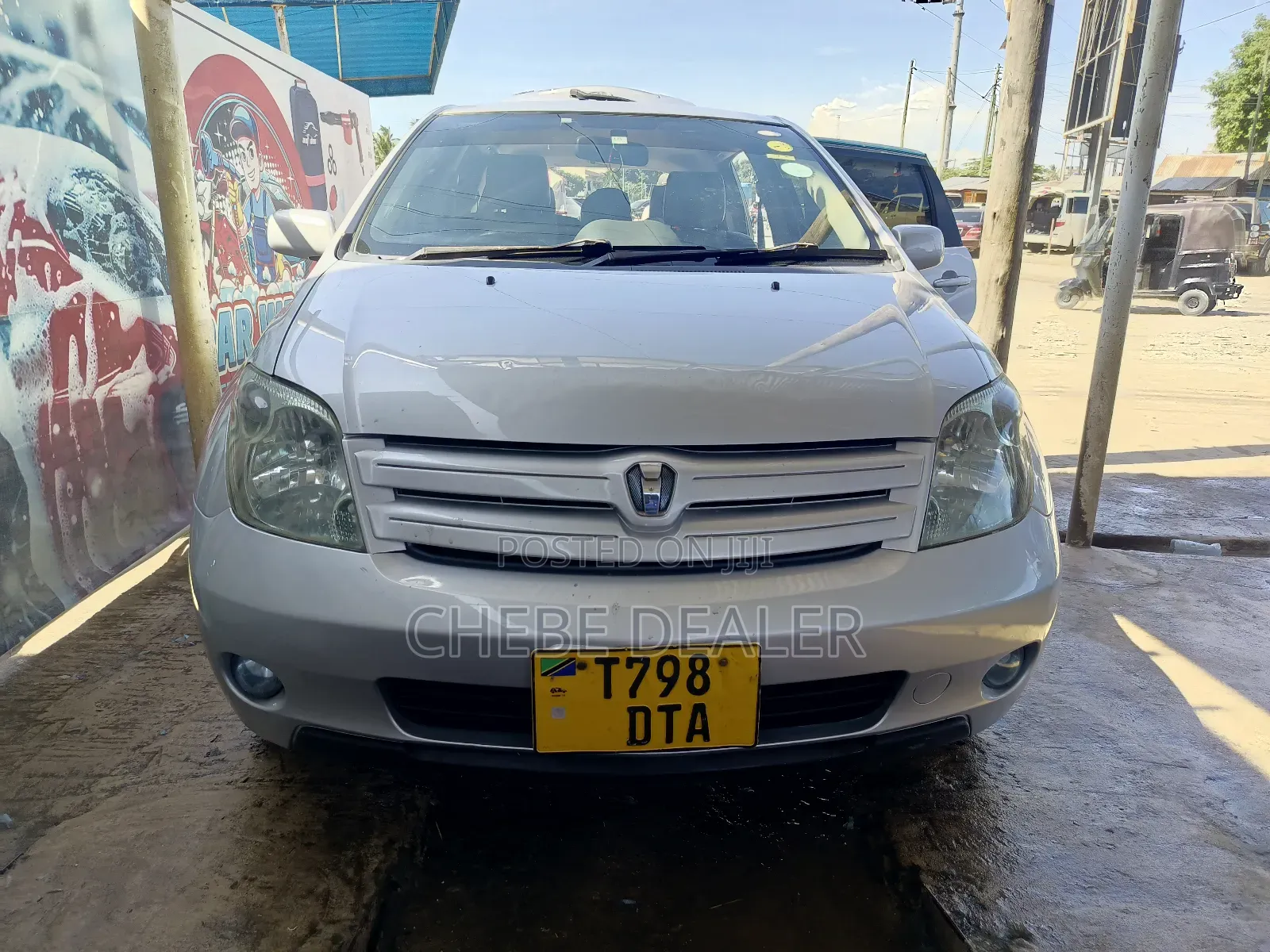 Toyota IST 2004 Silver