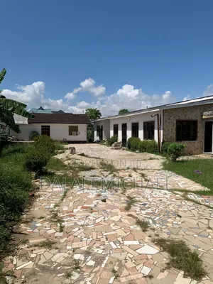 Kiwanja Kinauzwa Mbezibeach