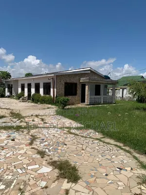 Kiwanja Kinauzwa Mbezibeach