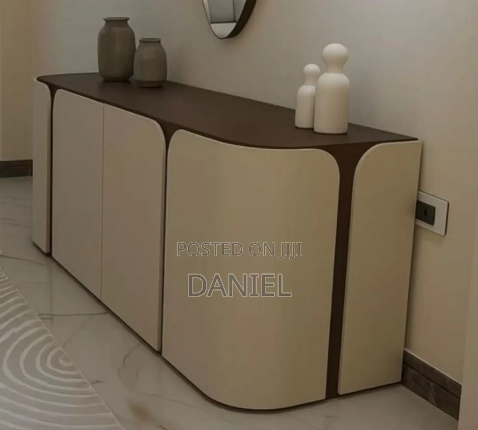 Console Table Ya Kisasa Kabisa Multicolored