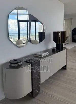 Console Table Na Kioo Chake Imara Sana