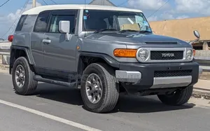 Toyota FJ Cruiser 2011 Gray