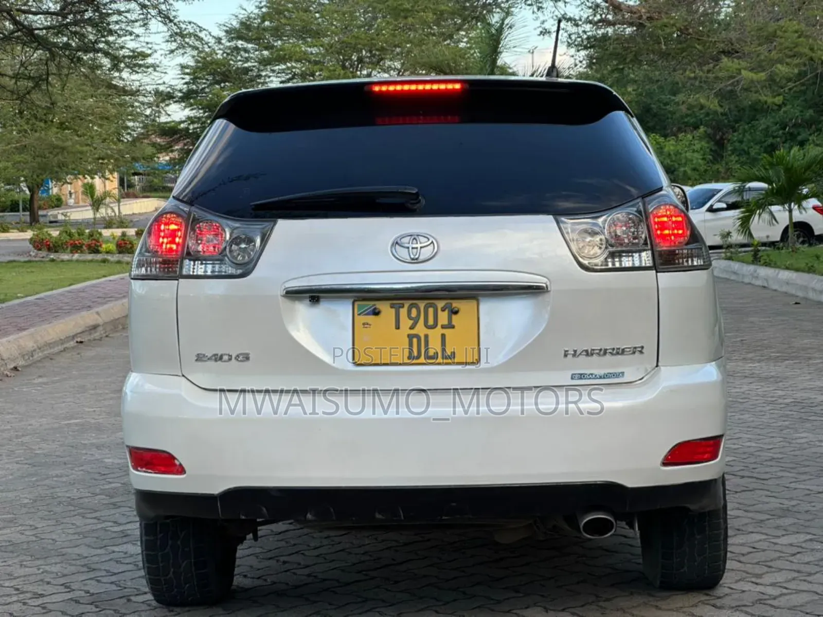 Toyota Harrier 2006 White