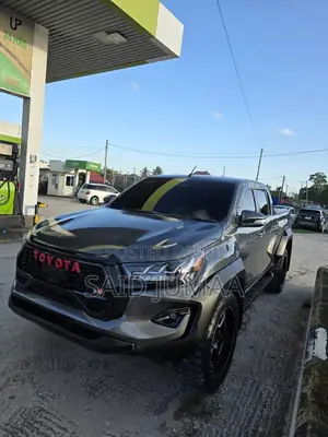 Toyota Hilux Revo Double Cab Deisel 2.4 RWD 2021 Gray