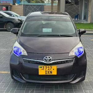 Toyota Ractis 2012 Burgundy