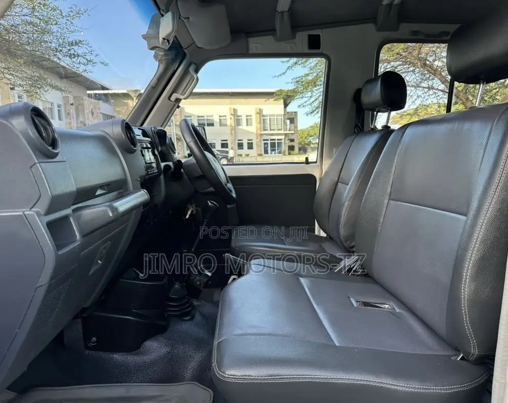 Toyota Land Cruiser 2015 White