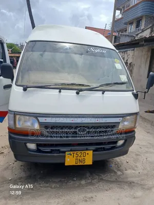 Toyota HiAce 2005 White