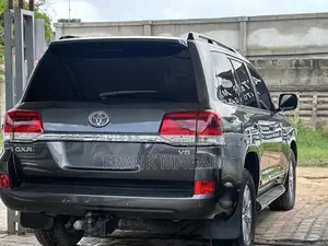 Toyota Land Cruiser 2017 Gray