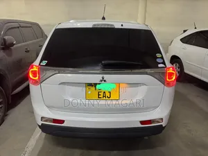 Mitsubishi Outlander 2012 White