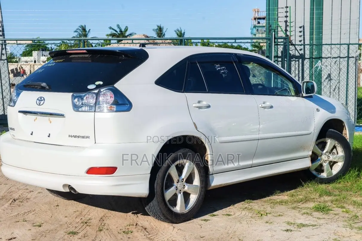 Toyota Harrier 2006 White