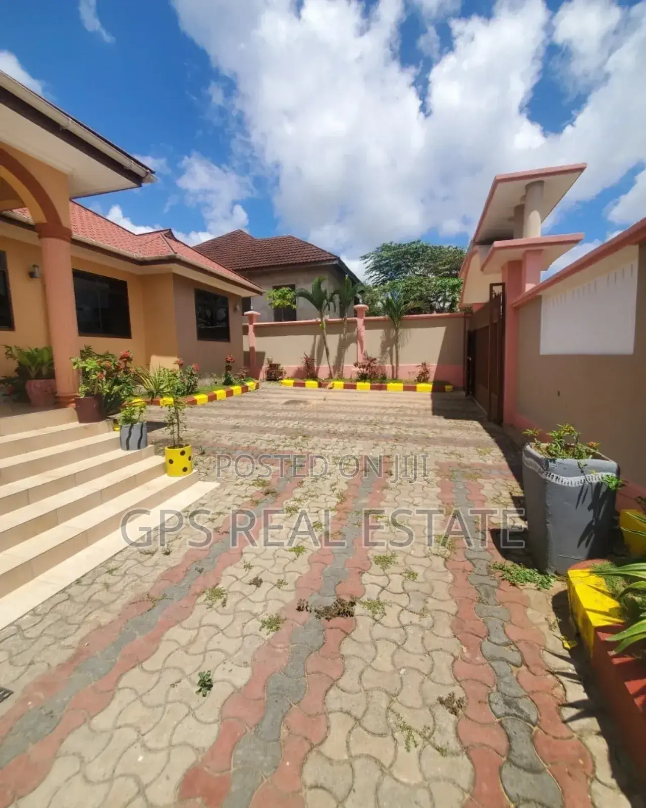 4bdrm House in Tegeta Wazo, Kinondoni for sale