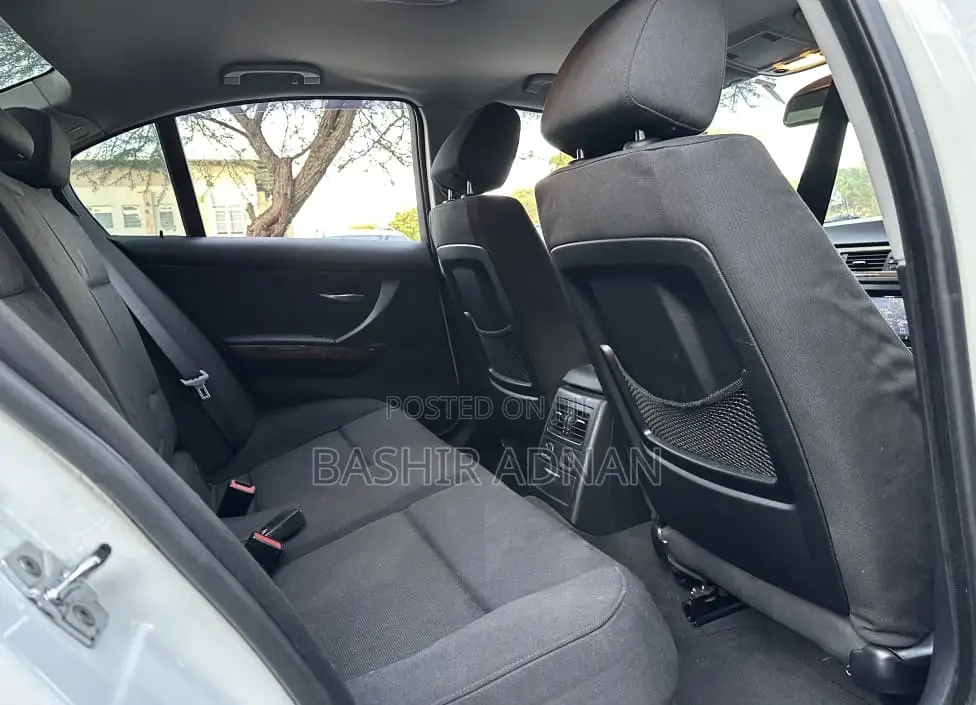 BMW 3 Series 320i RWD 2008 White