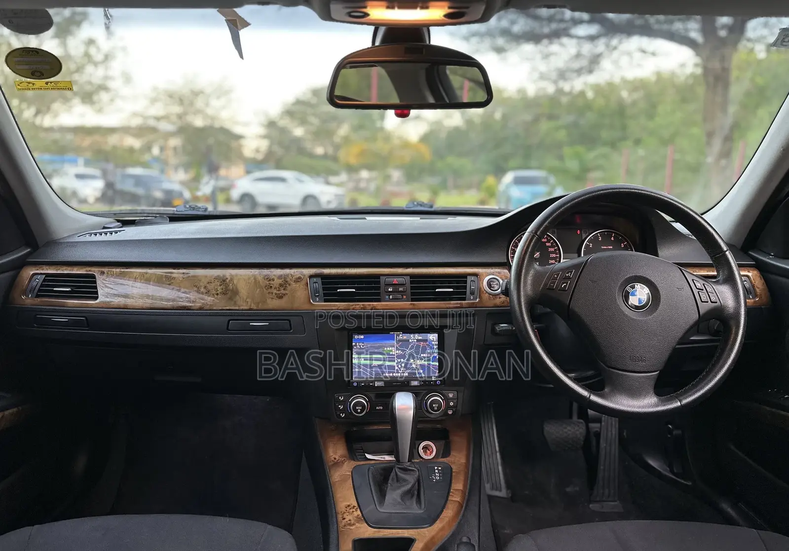 BMW 3 Series 320i RWD 2008 White