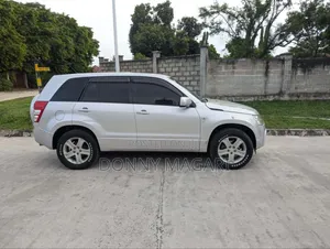 Suzuki Escudo 2005 Silver
