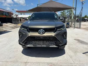 Toyota Fortuner 2023 Gray