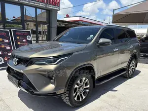 Toyota Fortuner 2023 Gray