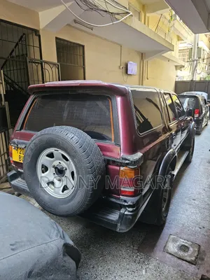 Toyota Hilux Surf 2002 Maroon