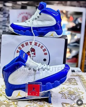 Viatu Halisi Vya Raba or Genuine Sneaker Shoes