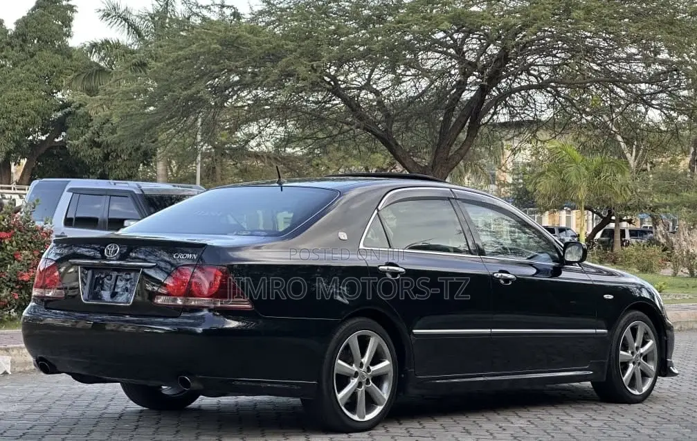 Toyota Crown 2007 Black