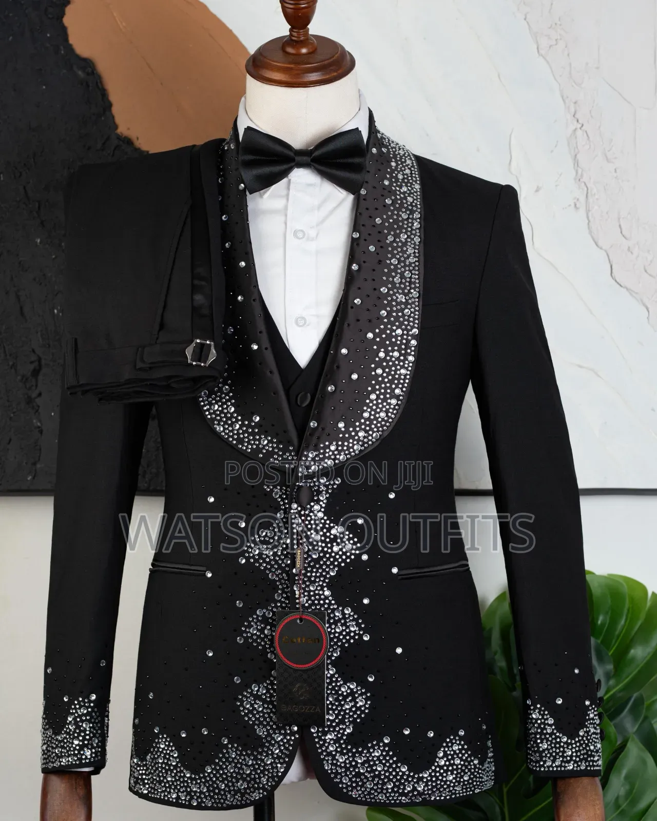 Suti or Suits Za Mtindo Wa Sasa Kwa Harusi