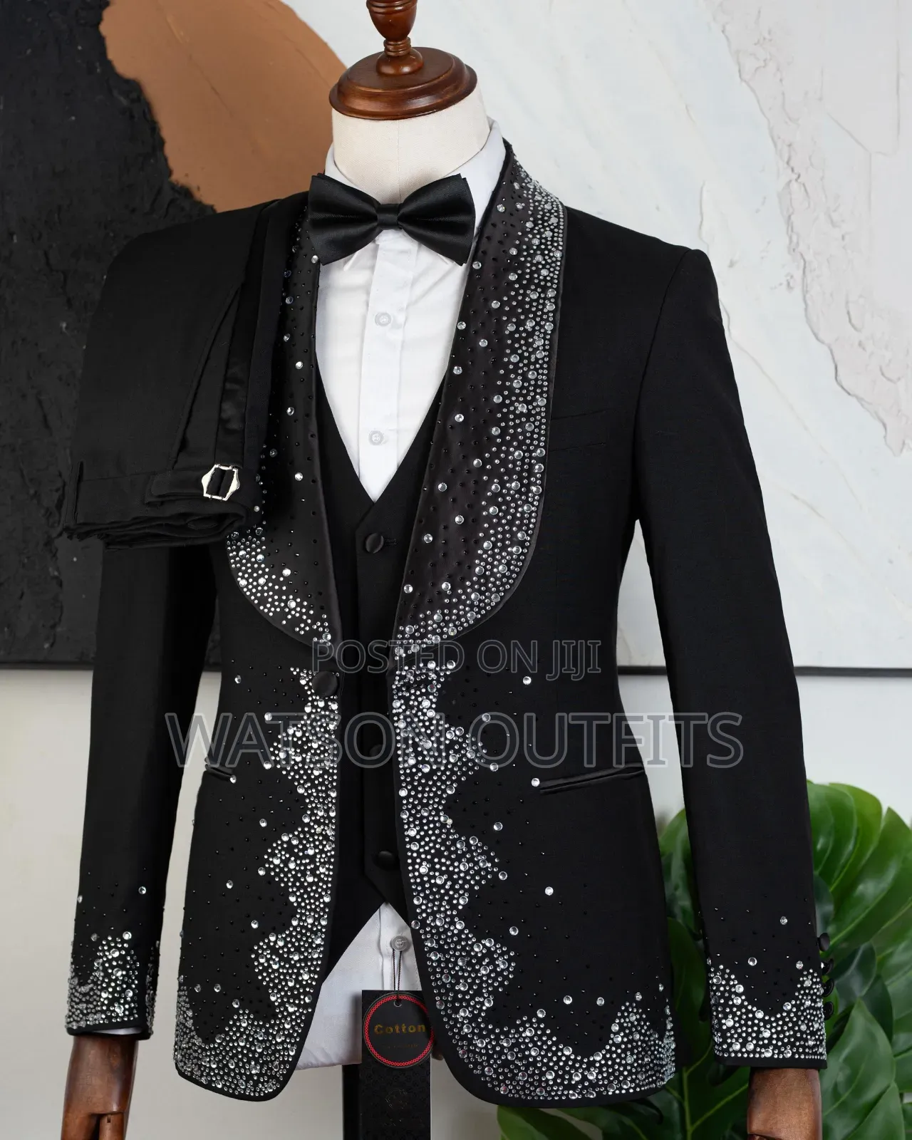 Suti or Suits Za Mtindo Wa Sasa Kwa Harusi
