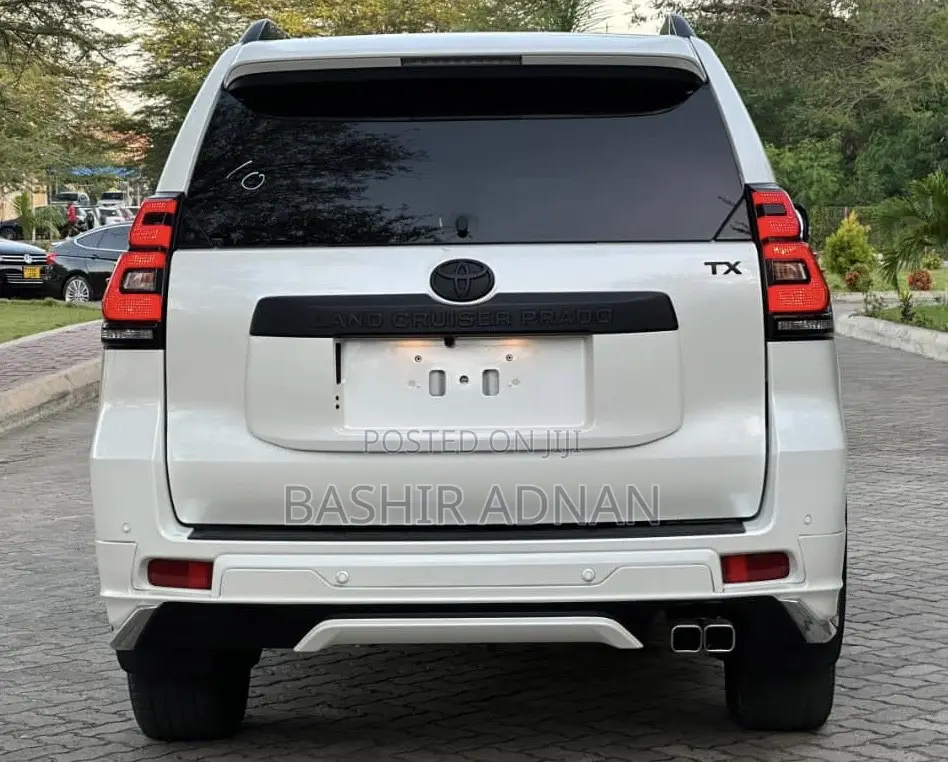 Toyota Land Cruiser Prado 2.7 2023 White