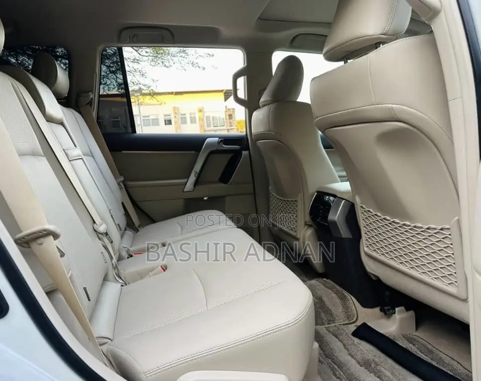 Toyota Land Cruiser Prado 2.7 2023 White